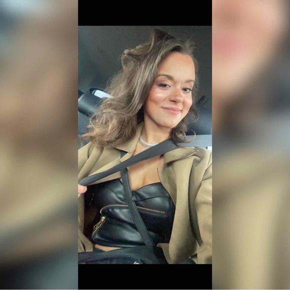 Meet your Posher, Jessica - Picture 1 of 1